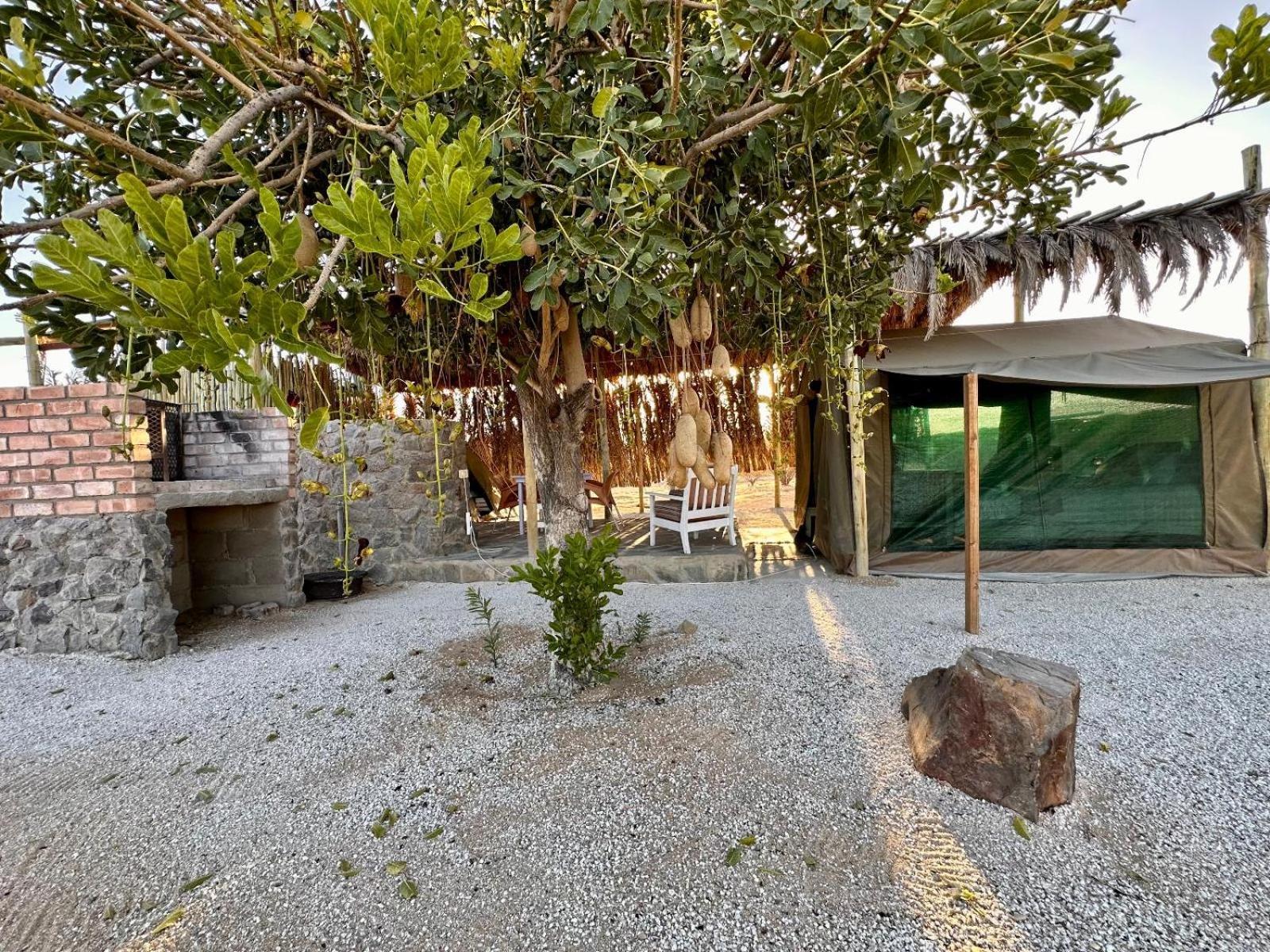 Uis Daureb Isib Campsite And B&B מראה חיצוני תמונה
