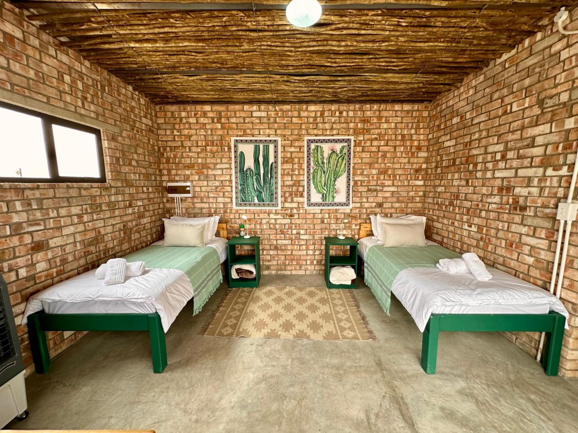 Uis Daureb Isib Campsite And B&B מראה חיצוני תמונה